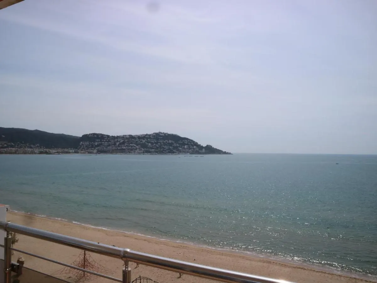 Ibr-Europa 70 Apartment Roses Spain